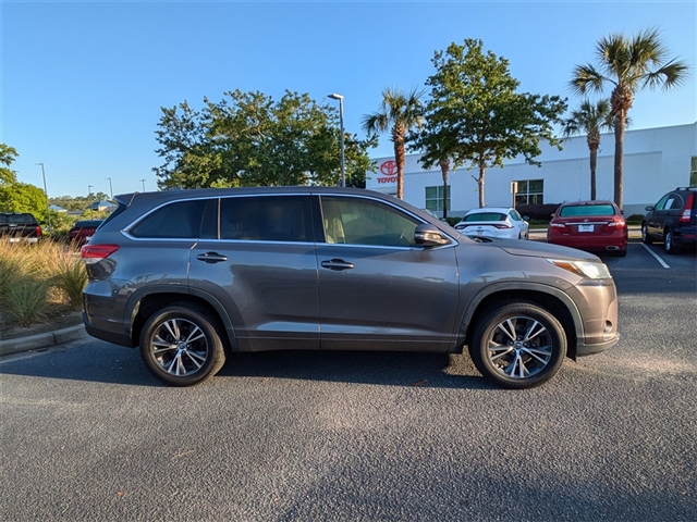 2017 Toyota Highlander LE