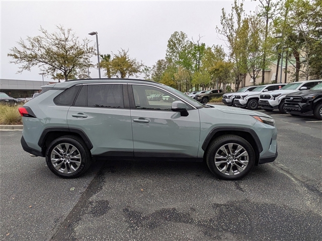 2022 Toyota RAV4 XLE Premium
