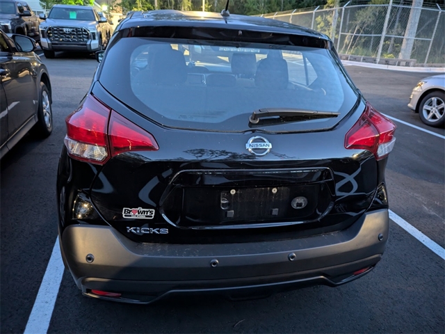2020 Nissan Kicks S