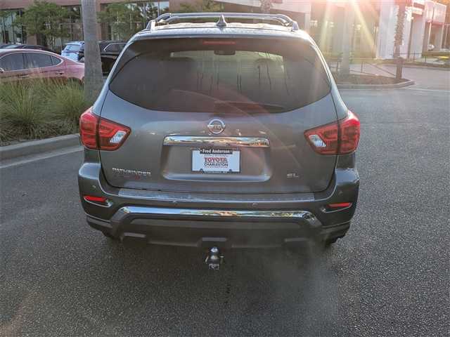 2020 Nissan Pathfinder SL