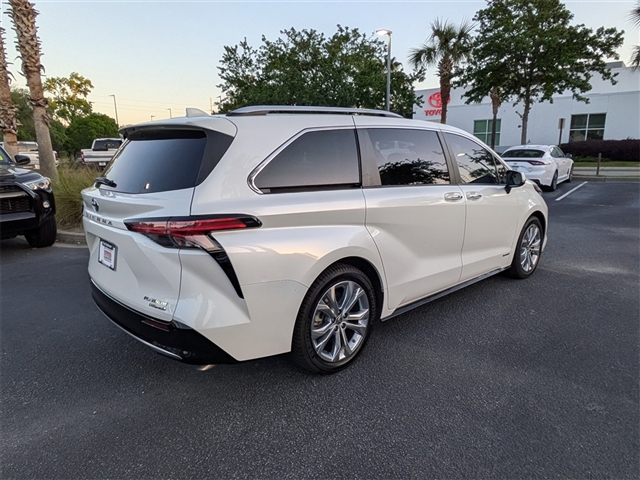 2021 Toyota Sienna Platinum 7-Passenger