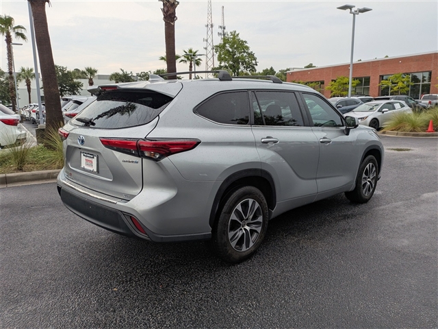 2023 Toyota Highlander Hybrid XLE