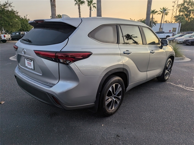 2024 Toyota Highlander XLE