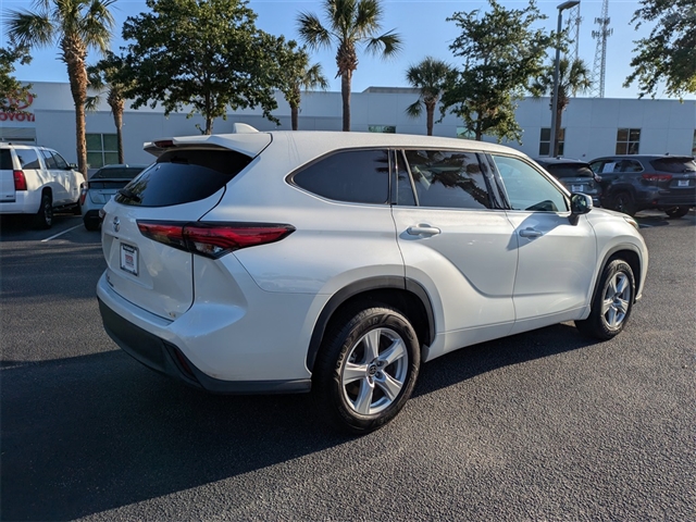 2021 Toyota Highlander LE