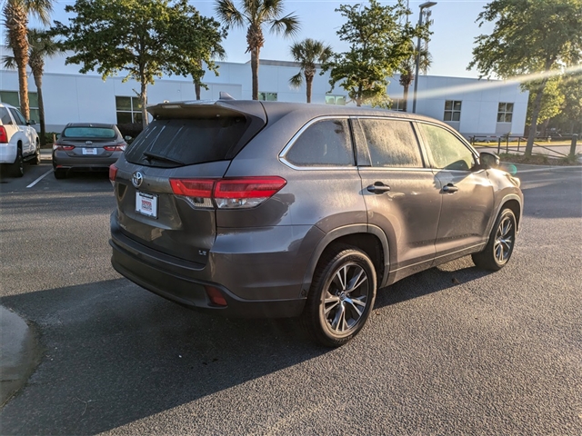 2017 Toyota Highlander LE