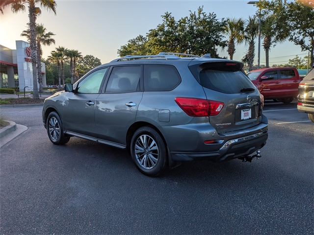 2020 Nissan Pathfinder SL
