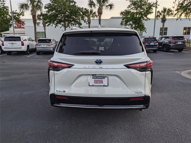 2021 Toyota Sienna Platinum 7-Passenger