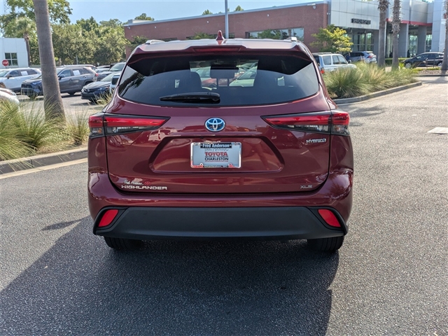 2023 Toyota Highlander Hybrid XLE