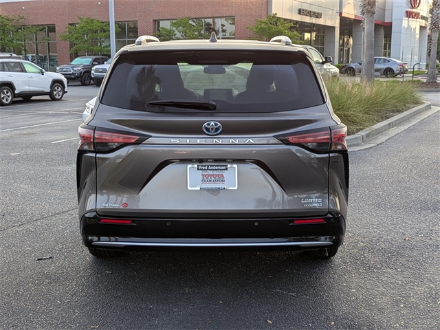 2022 Toyota Sienna Limited 7-Passenger