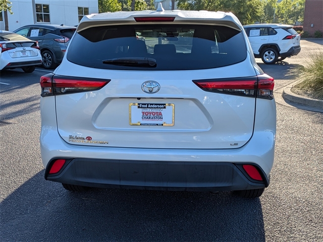 2021 Toyota Highlander LE