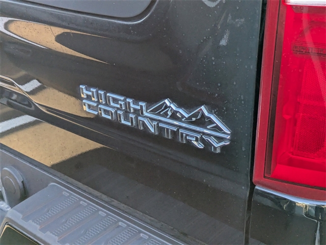 2022 Chevrolet Silverado 1500 High Country