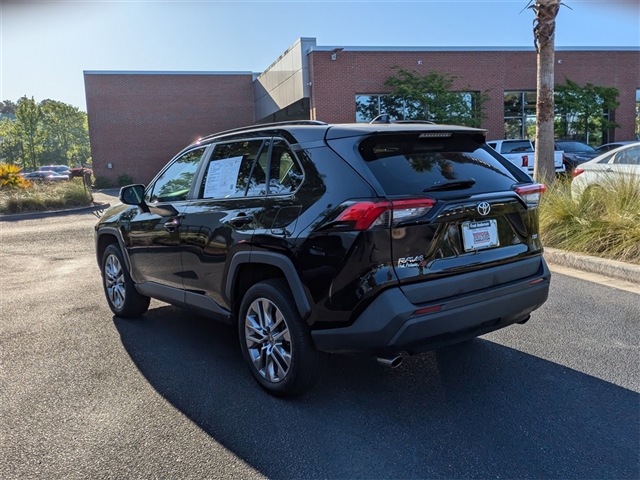 2022 Toyota RAV4 XLE Premium