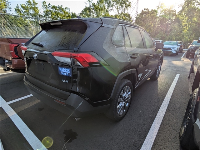 2022 Toyota RAV4 XLE Premium