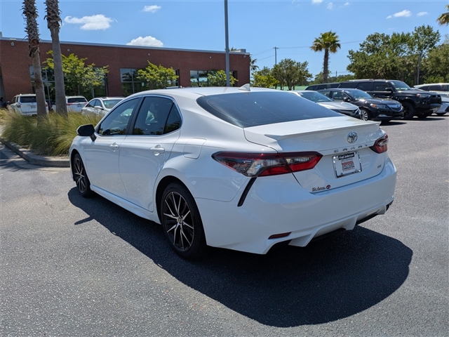 2022 Toyota Camry SE