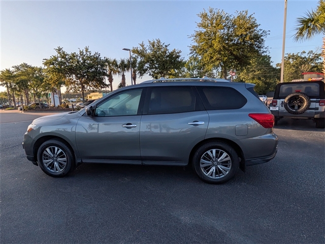 2020 Nissan Pathfinder SL