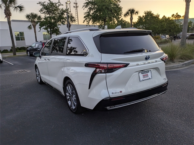 2021 Toyota Sienna Platinum 7-Passenger