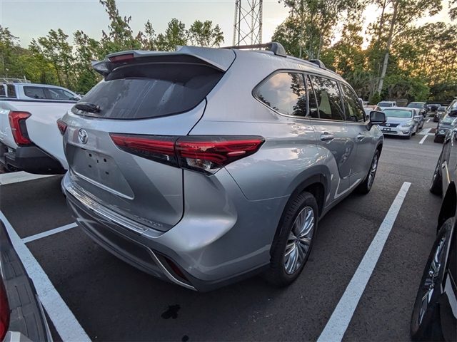2023 Toyota Highlander Platinum
