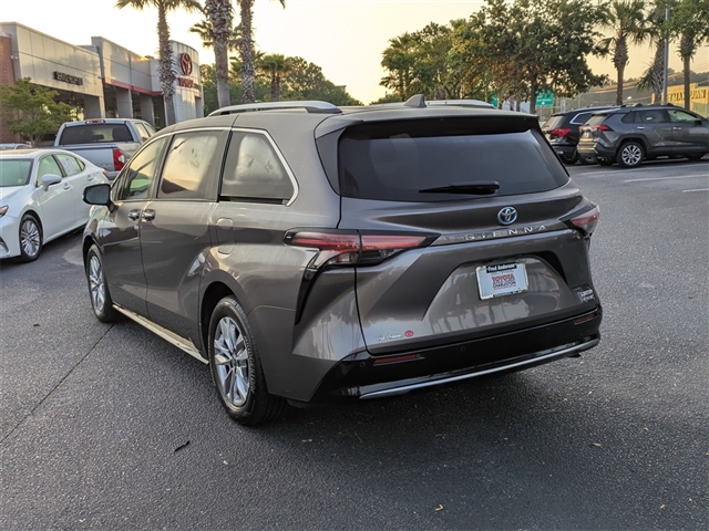 2022 Toyota Sienna Limited 7-Passenger
