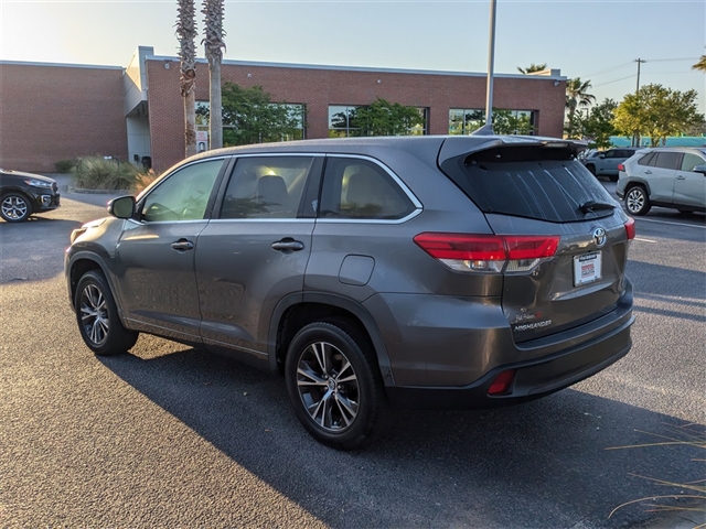 2017 Toyota Highlander LE
