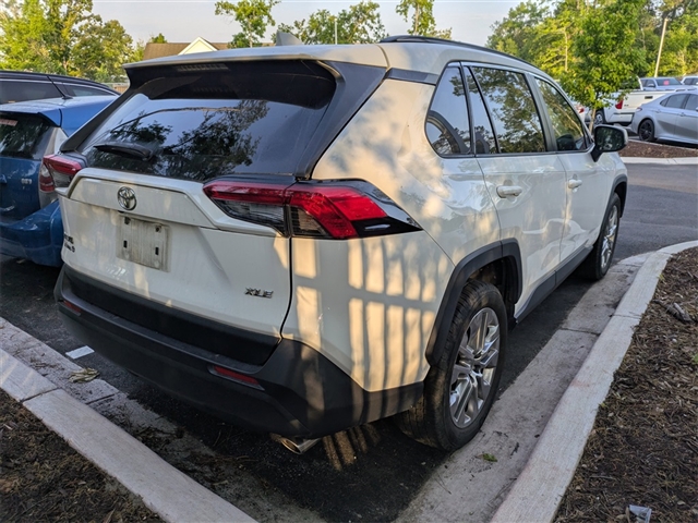 2020 Toyota RAV4 XLE Premium