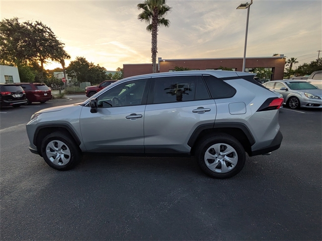 2025 Toyota RAV4 LE