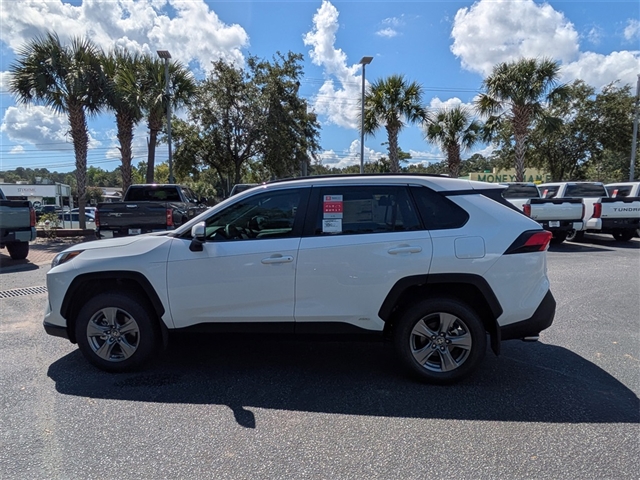 2025 Toyota RAV4 Hybrid XLE