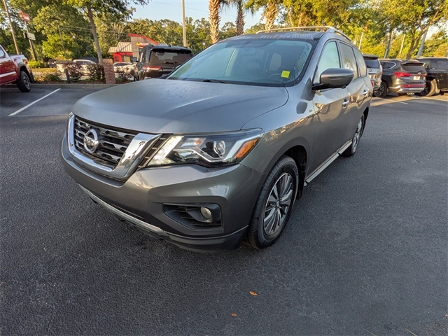 2020 Nissan Pathfinder SL