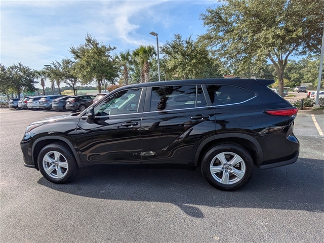 2023 Toyota Highlander LE