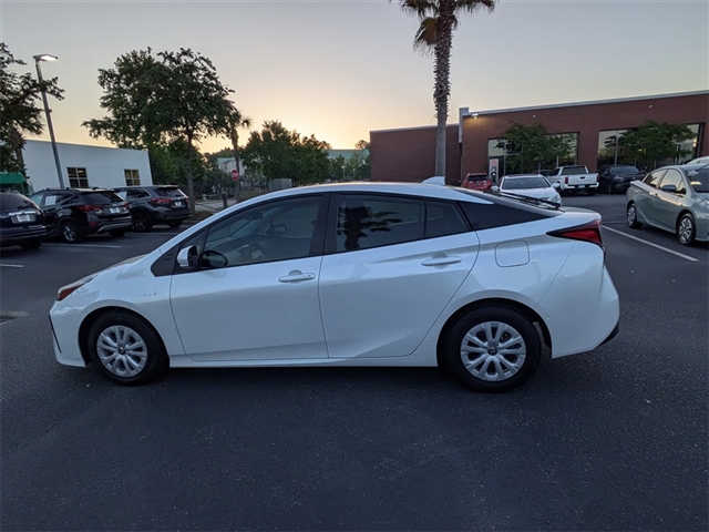 2022 Toyota Prius LE