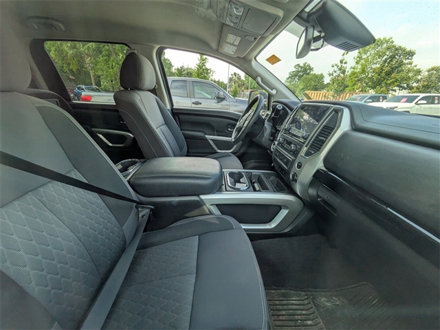 2021 Nissan Titan SV