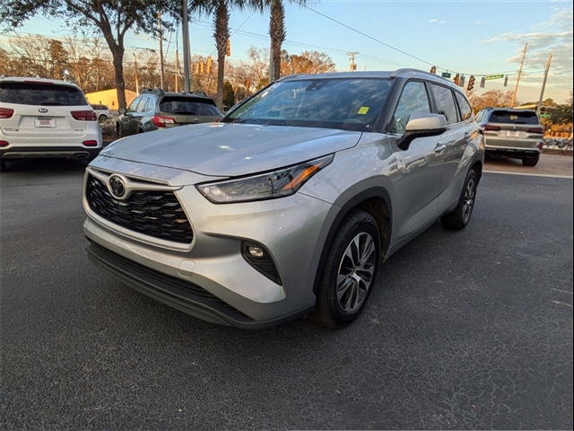 2024 Toyota Highlander LE