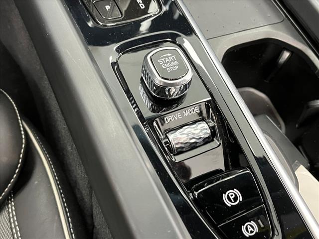 2021 Volvo XC60 Recharge T8 R-Design