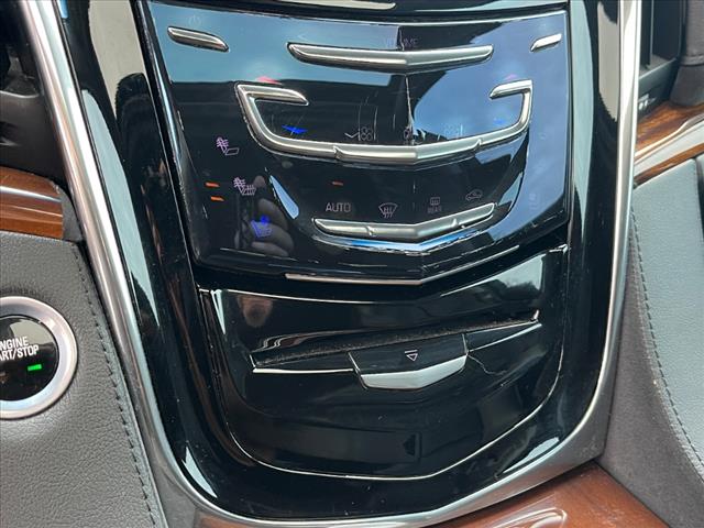 2017 Cadillac Escalade Luxury