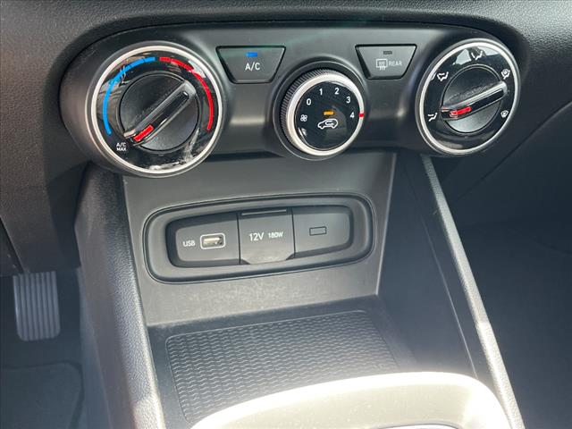 2022 Hyundai VENUE SE