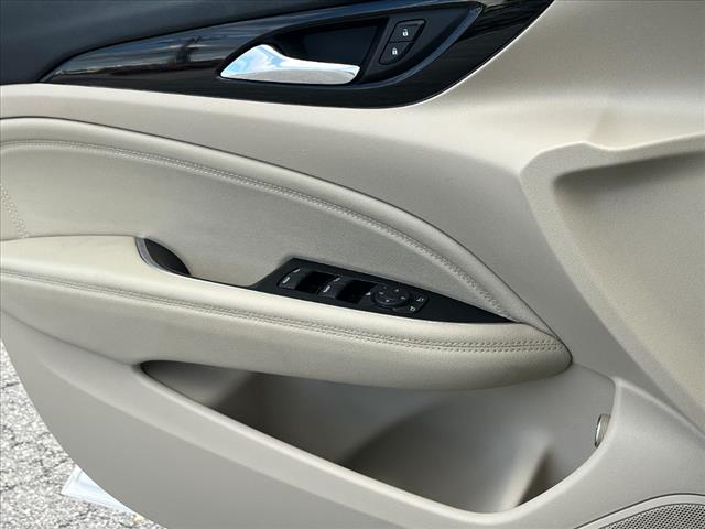 2019 Buick Regal TourX Essence