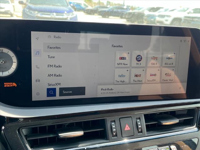 2023 Lexus ES 300h Base