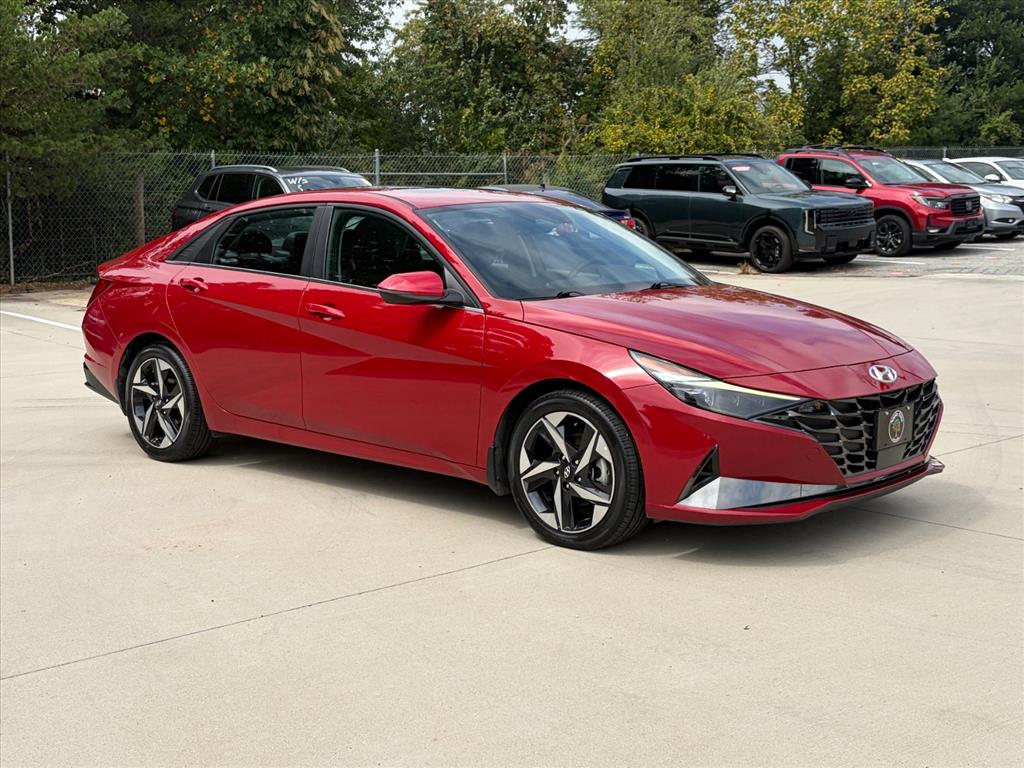 2022 Hyundai Elantra Limited FWD