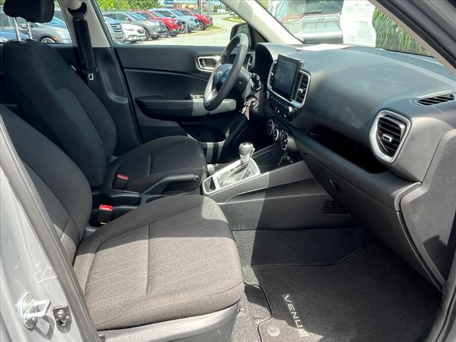 2022 Hyundai VENUE SE