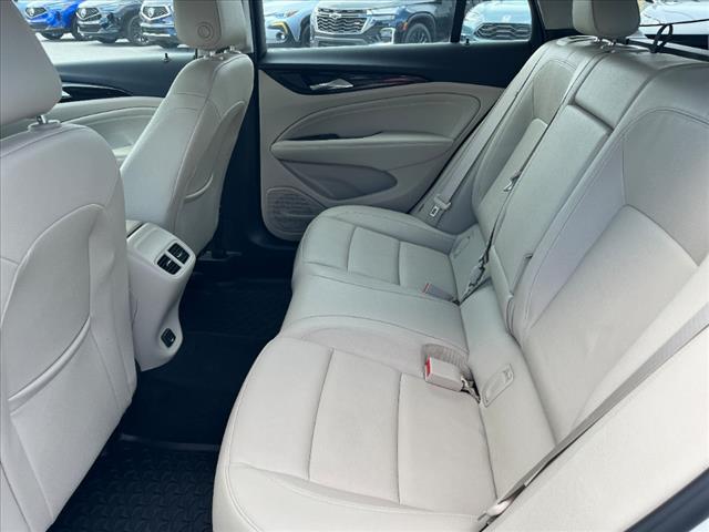 2019 Buick Regal TourX Essence
