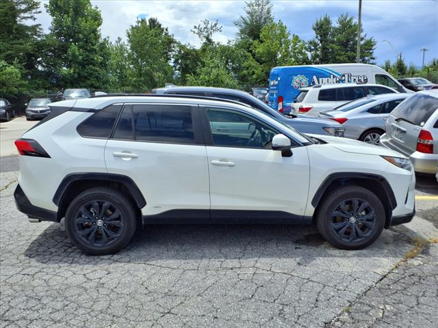 2022 Toyota RAV4 Hybrid SE