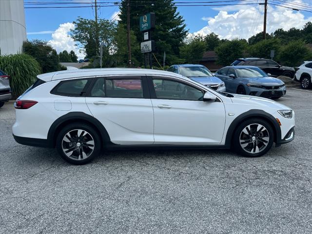 2019 Buick Regal TourX Essence