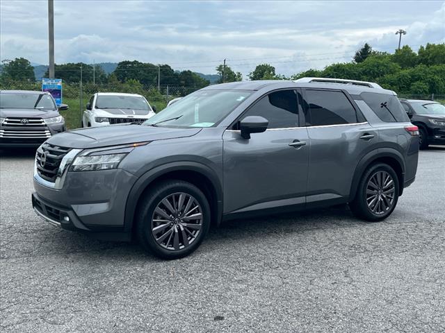 2022 Nissan Pathfinder SL