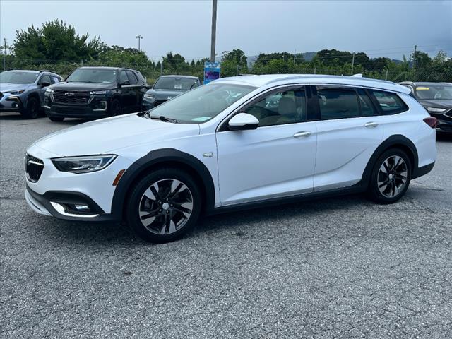 2019 Buick Regal TourX Essence