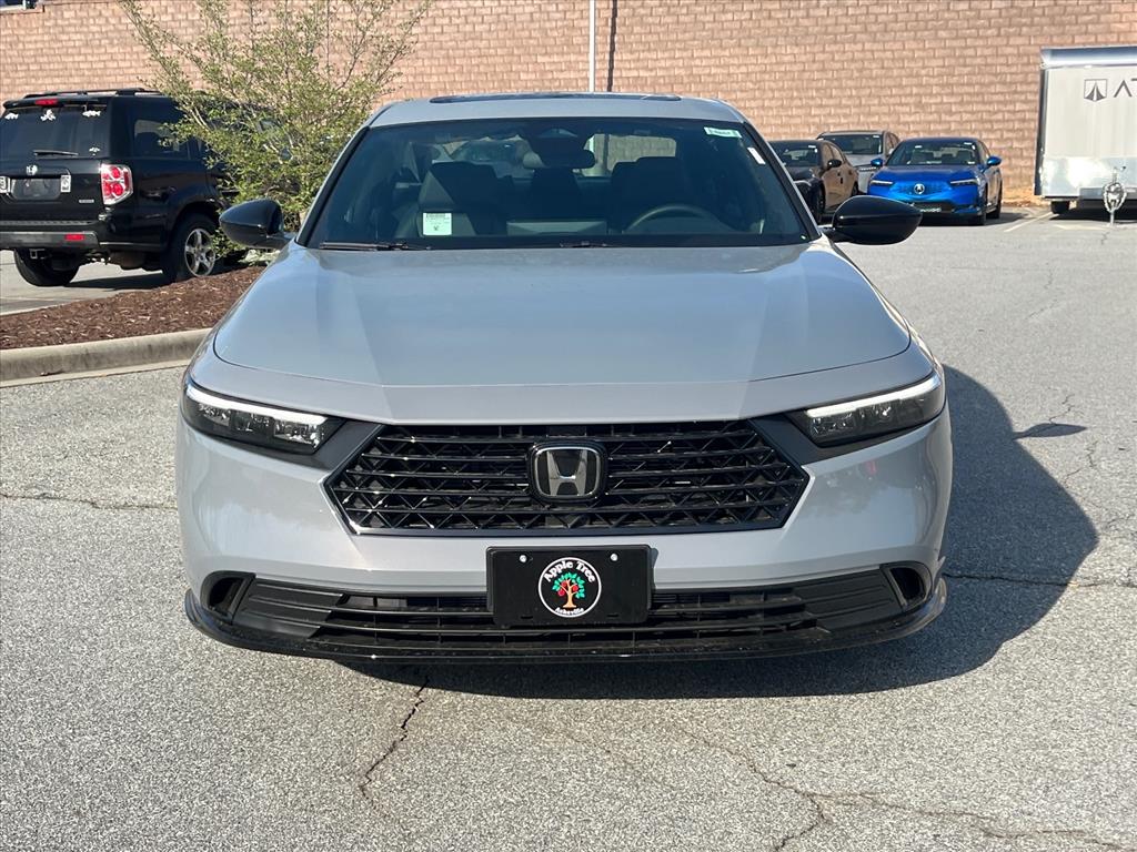 View vehicle photo 4