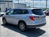2022 Honda Pilot Touring w/Rear Captain's Chairs