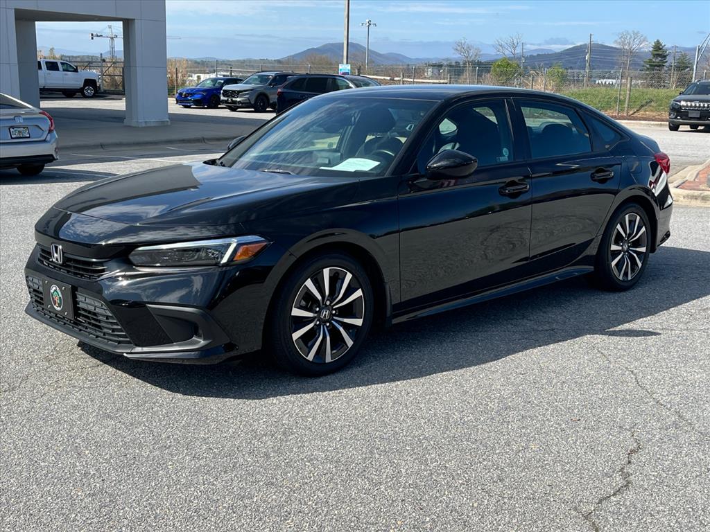 View vehicle photo 5