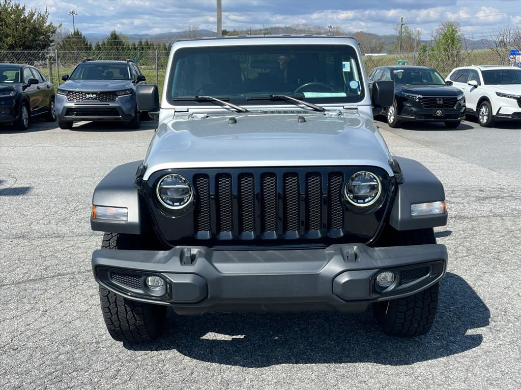 View vehicle photo 6