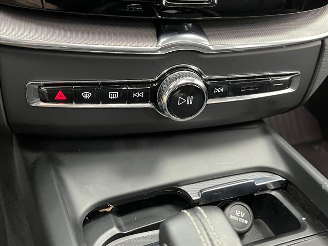 2021 Volvo XC60 Recharge T8 R-Design
