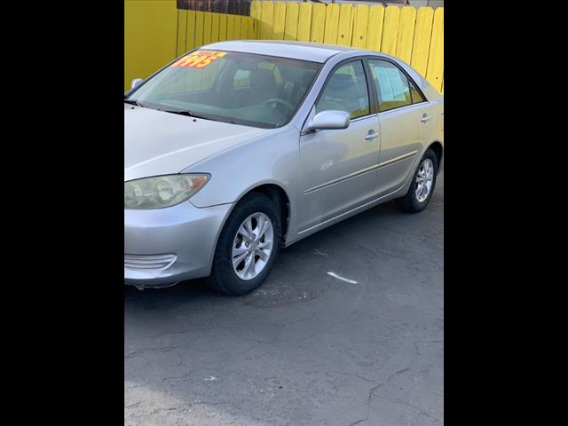 2005 Toyota Camry LE - Photo 2