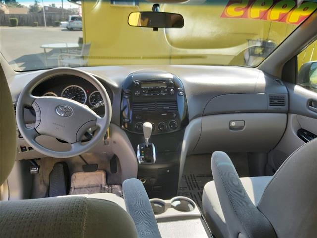2005 Toyota Sienna CE 7 Passenger - Photo 9